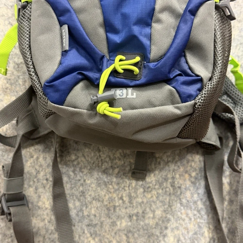Outdoor Products 13L Hydration Backpack 2L Bladder Hiking Bike Blue Gray